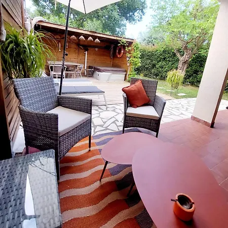 Holiday home Maison Avec A 3 Min A Pied De La Et Des Commerces *
